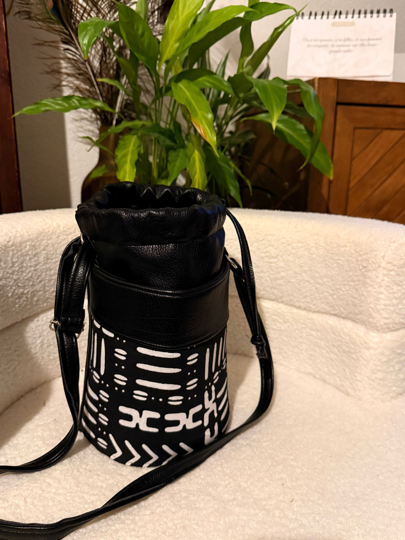 Sac Bandoulière Seau – Élégance Moderne & Inspiration Africaine