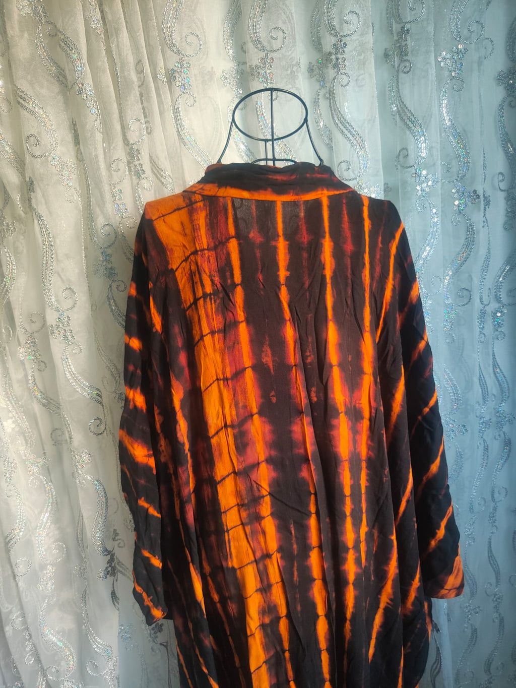 Kaftan Flammes Nocturnes – Tie & Dye Noir et Orange