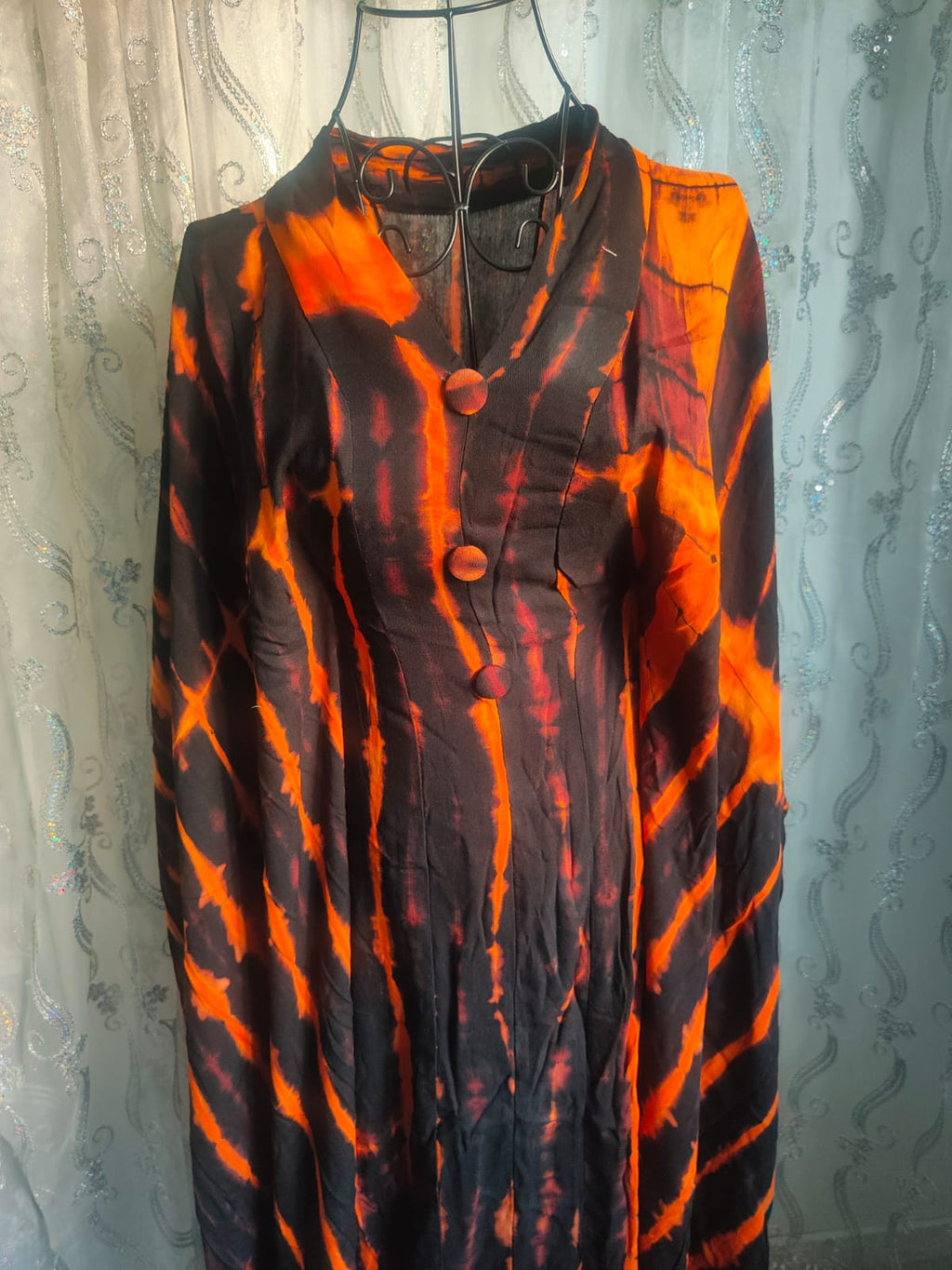 Kaftan Flammes Nocturnes – Tie & Dye Noir et Orange